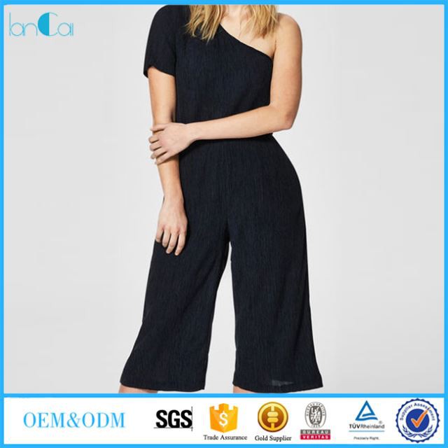 Yon sèl konbinezon twal fin blan zepòl